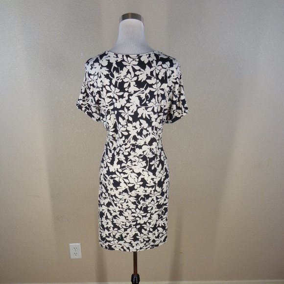 J JILL BLACK WHITE FLORAL A LINE DRESS SZ LP BUTTON DETAIL AT FRONT, POCKETS - Picture 4 of 6